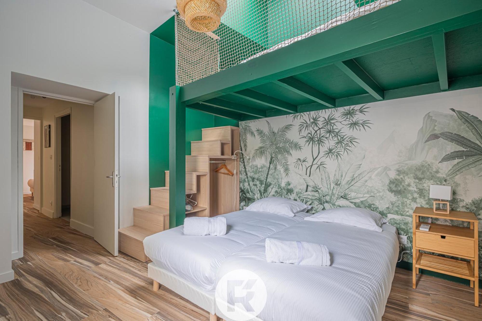 Apartment 4 *