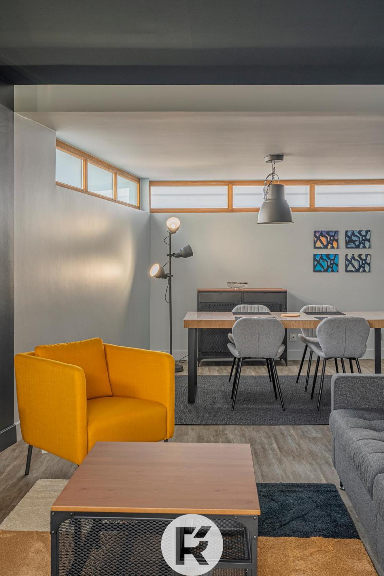 4 Apartment *