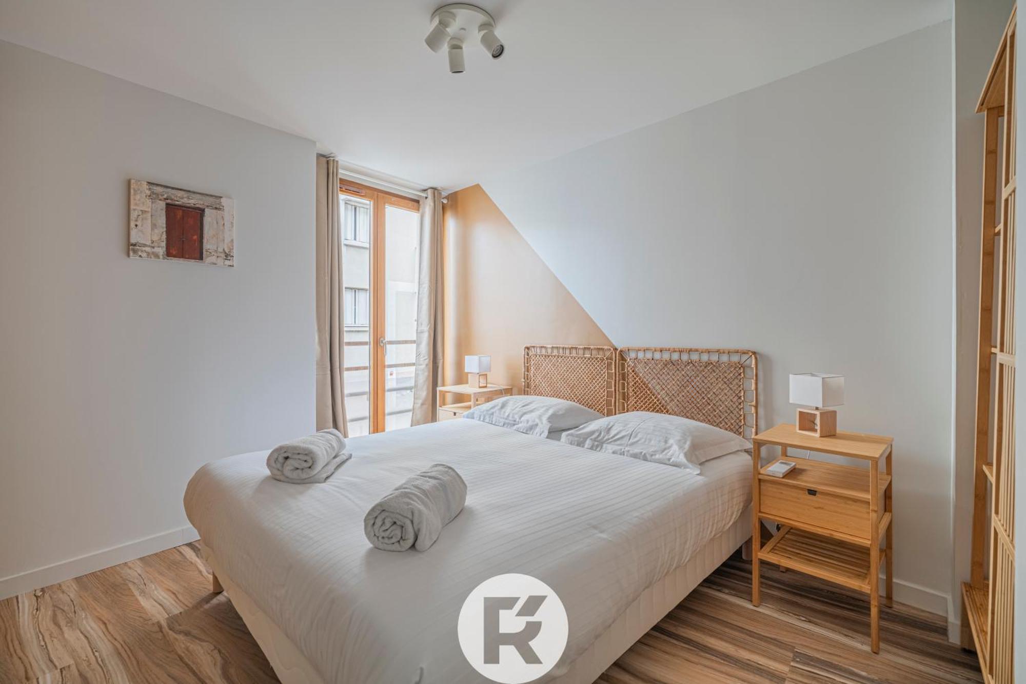 Apartment 4 *